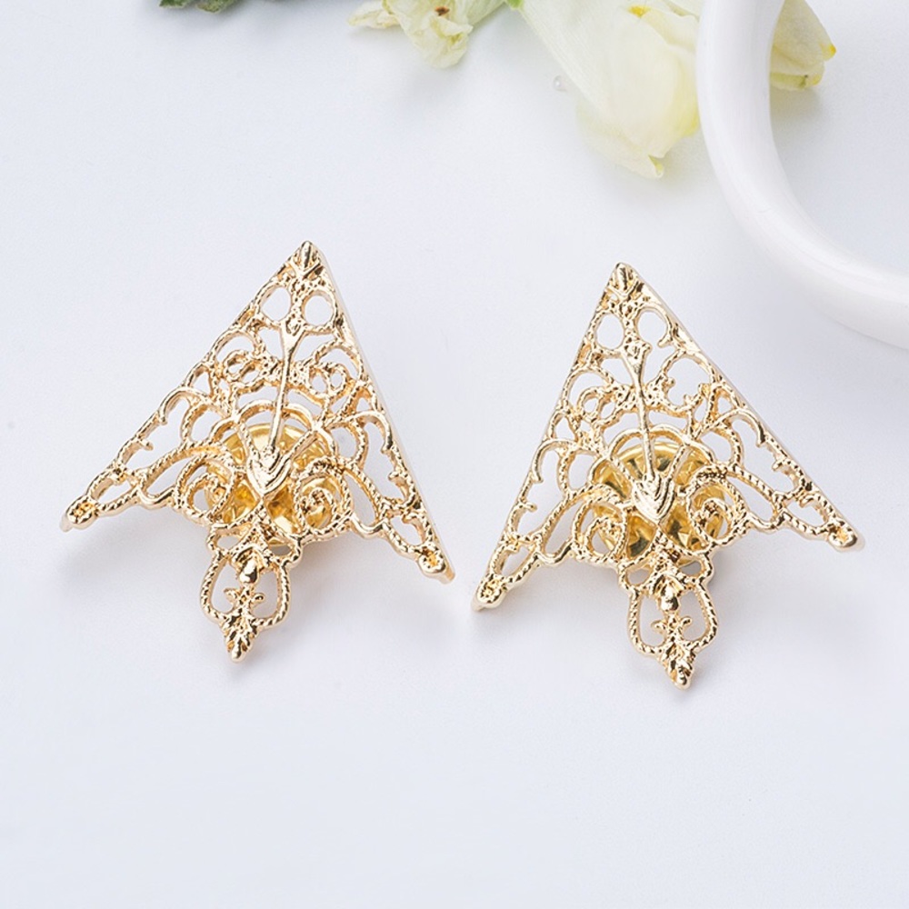 Goth Triangular Hollow Filigree Collar Tip Pins - Picture 9 of 16